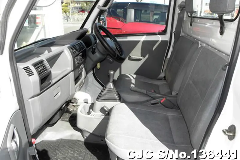 2005 Mitsubishi / Minicab Stock No. 136441
