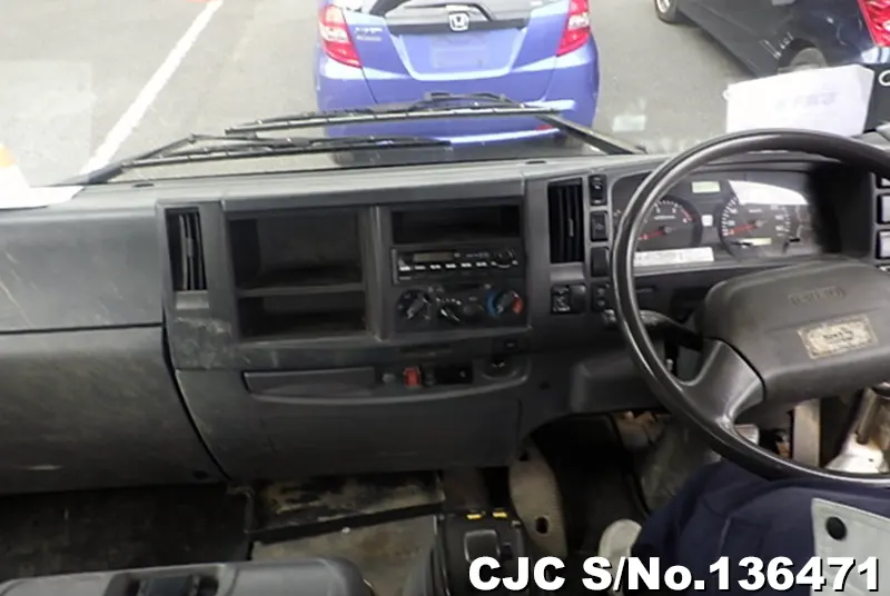 2011 Isuzu / Forward Stock No. 136471