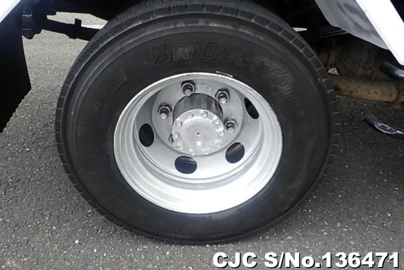 2011 Isuzu / Forward Stock No. 136471