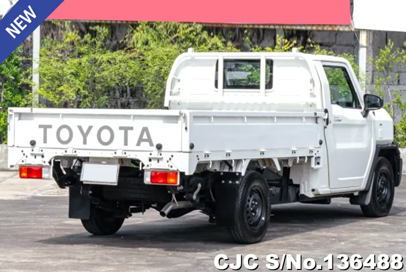 2024 Toyota / Hilux / Champ Stock No. 136488