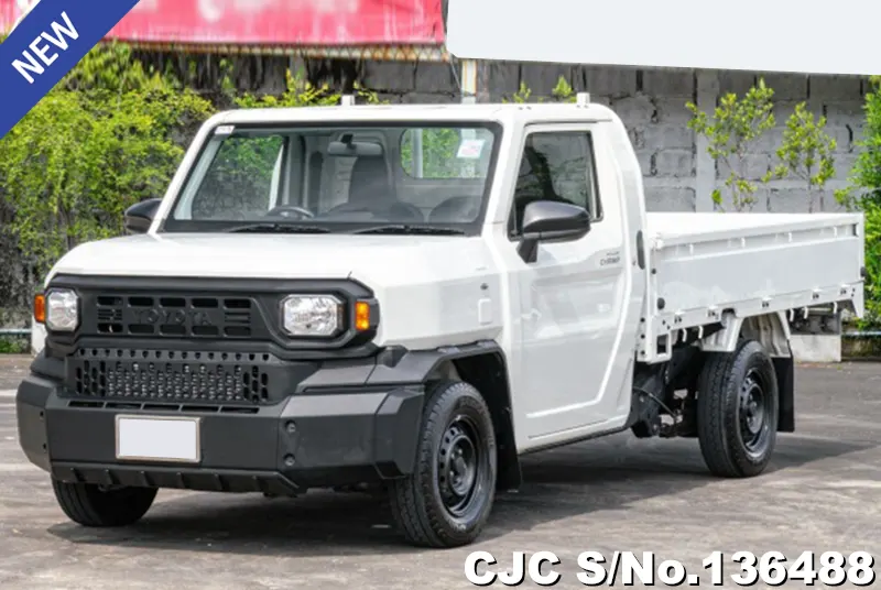2024 Toyota / Hilux / Champ Stock No. 136488