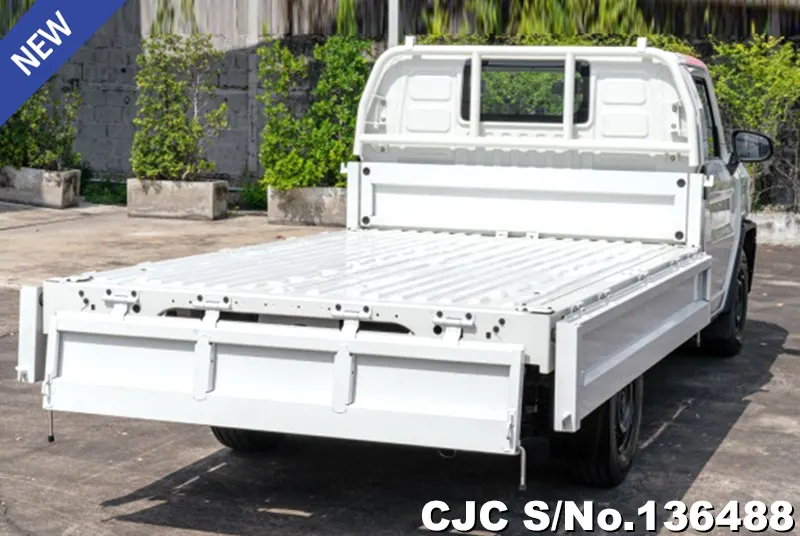 2024 Toyota / Hilux / Champ Stock No. 136488