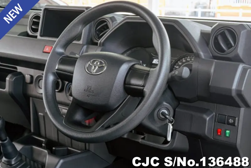 2024 Toyota / Hilux / Champ Stock No. 136488