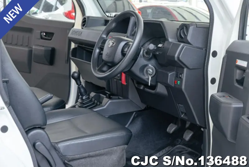2024 Toyota / Hilux / Champ Stock No. 136488