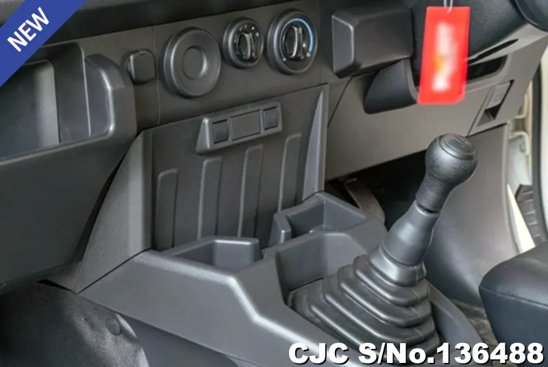 2024 Toyota / Hilux / Champ Stock No. 136488