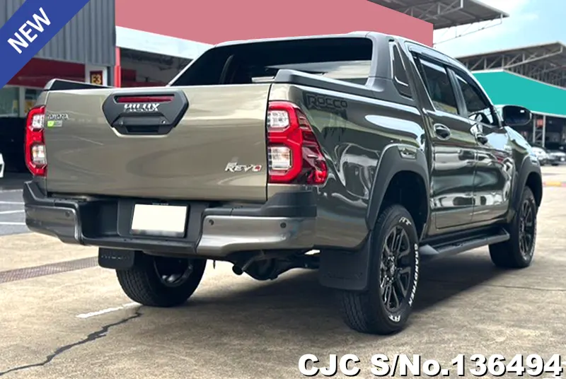 Toyota Hilux in Oxide Bronze Metallic for Sale Image 2