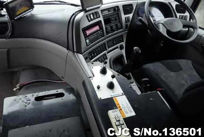 2010 Nissan / UD Stock No. 136501