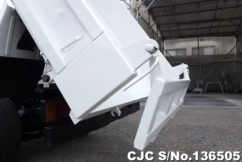 2012 Mazda / Titan Stock No. 136505