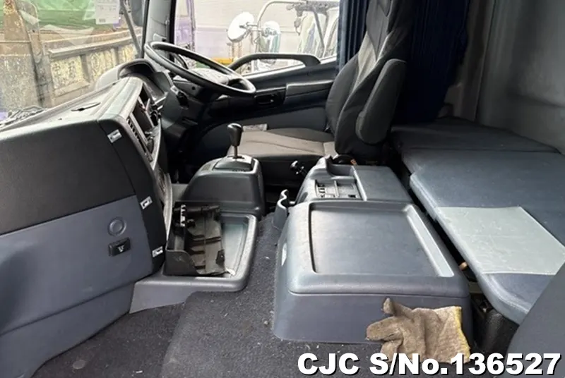 2005 Hino / Hino Stock No. 136527