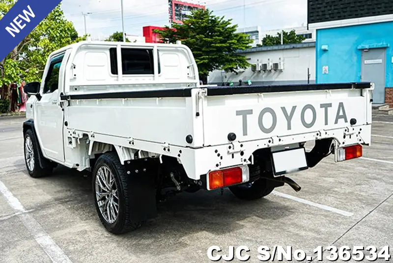 2024 Toyota / Hilux / Champ Stock No. 136534