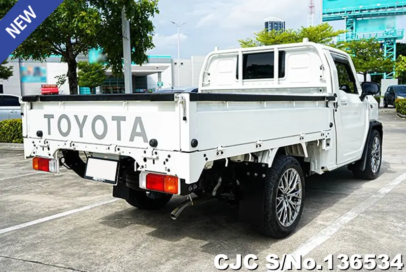 2024 Toyota / Hilux / Champ Stock No. 136534