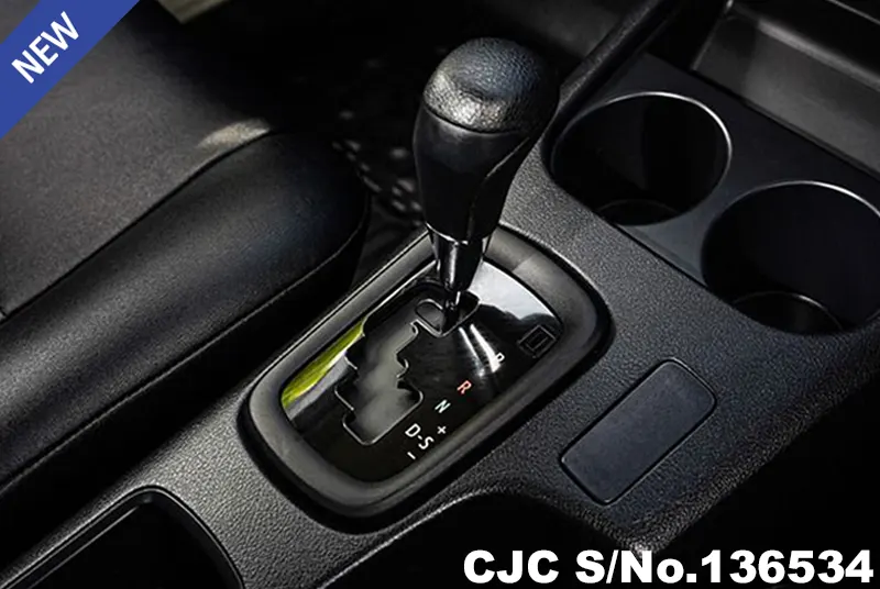 2024 Toyota / Hilux / Champ Stock No. 136534
