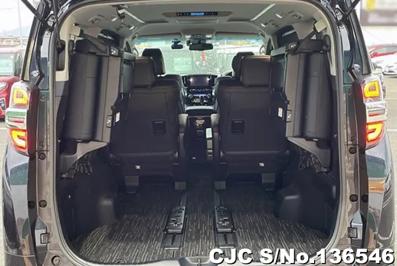 2021 Toyota / Alphard Stock No. 136546
