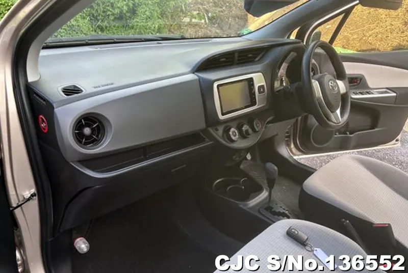 2016 Toyota / Vitz Stock No. 136552