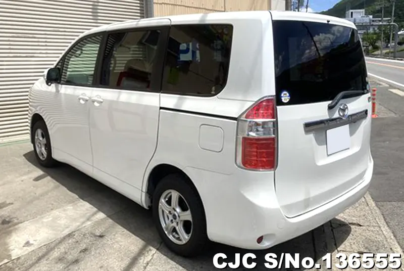 2010 Toyota / Noah Stock No. 136555