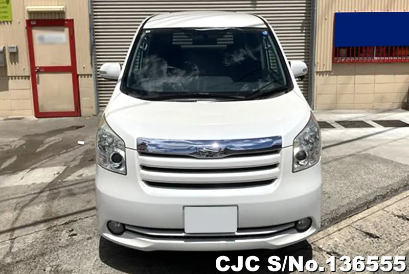 2010 Toyota / Noah Stock No. 136555