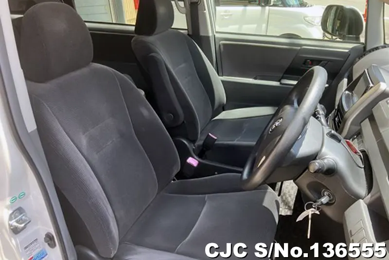 2010 Toyota / Noah Stock No. 136555