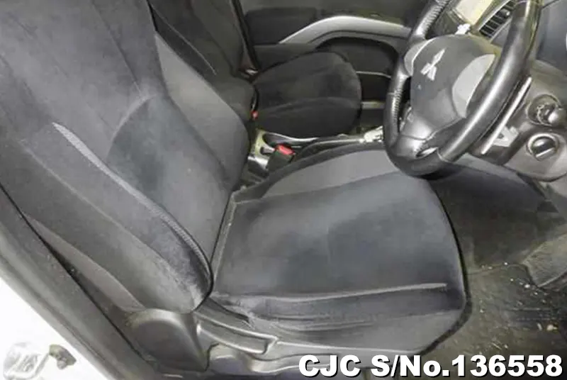 2010 Mitsubishi / Outlander Stock No. 136558