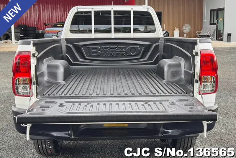 2021 Toyota / Hilux / Revo Stock No. 136565