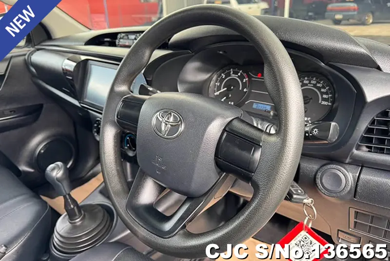 2021 Toyota / Hilux / Revo Stock No. 136565