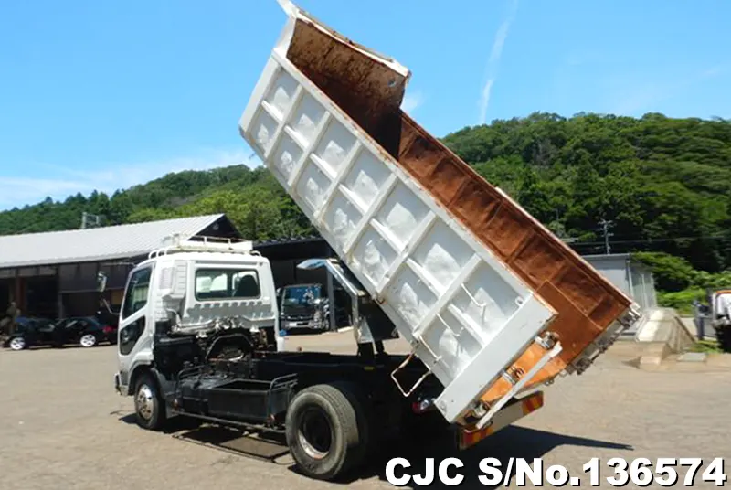 2006 Mitsubishi / Fuso Stock No. 136574