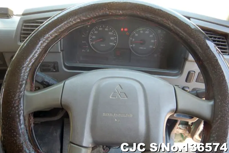 2006 Mitsubishi / Fuso Stock No. 136574