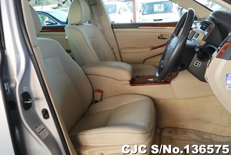 2005 Toyota / Crown Stock No. 136575