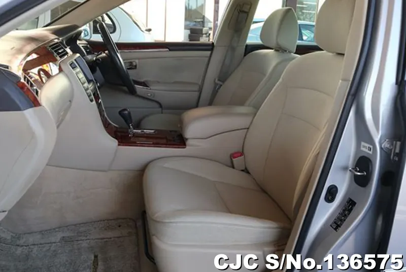 2005 Toyota / Crown Stock No. 136575