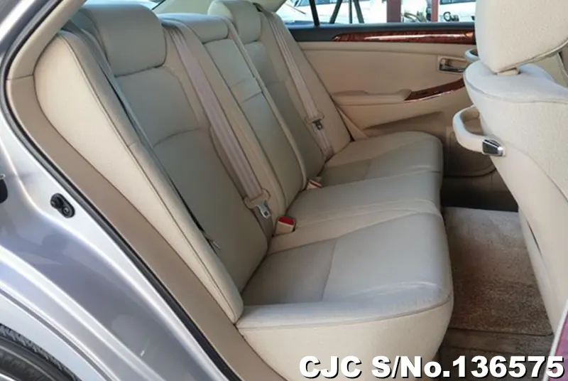 2005 Toyota / Crown Stock No. 136575