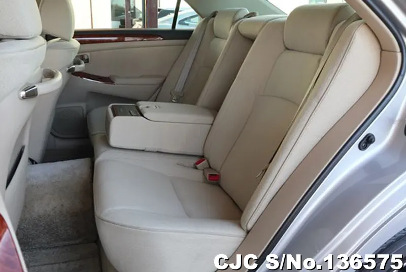 2005 Toyota / Crown Stock No. 136575