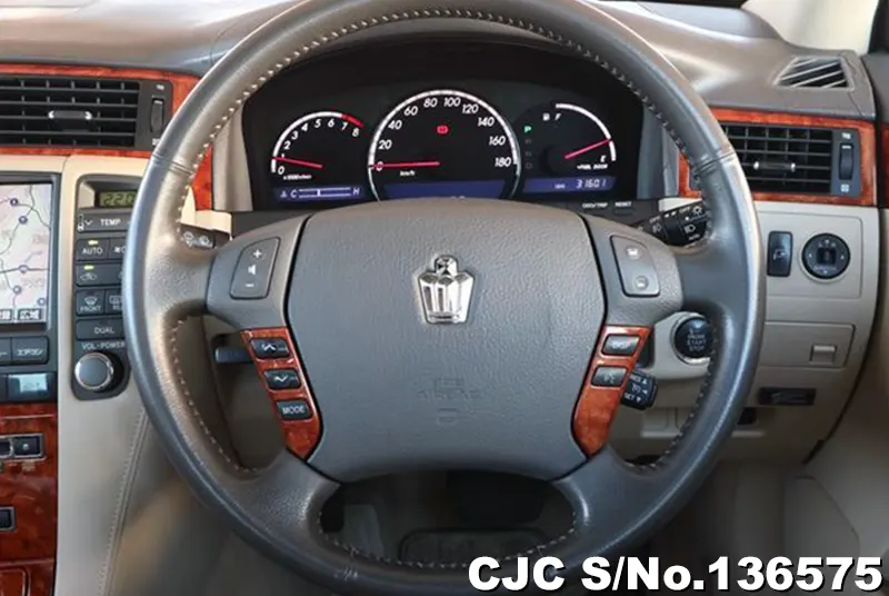 2005 Toyota / Crown Stock No. 136575