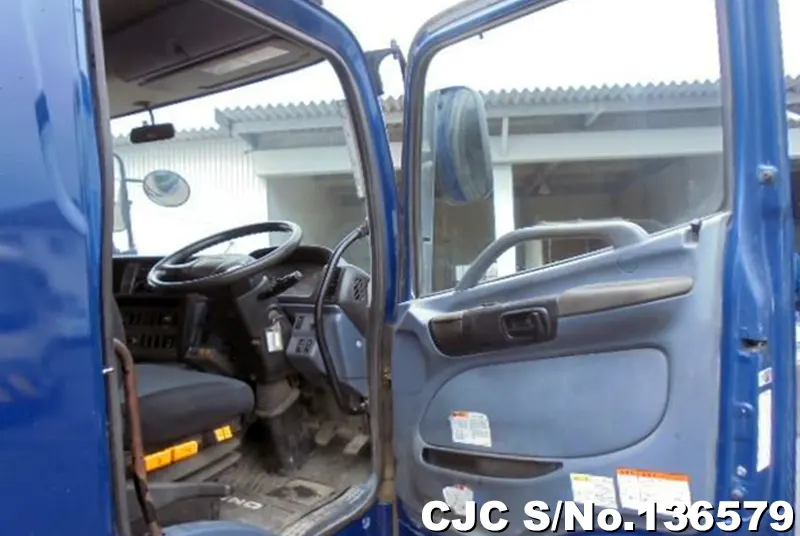 2005 Hino / Profia Stock No. 136579