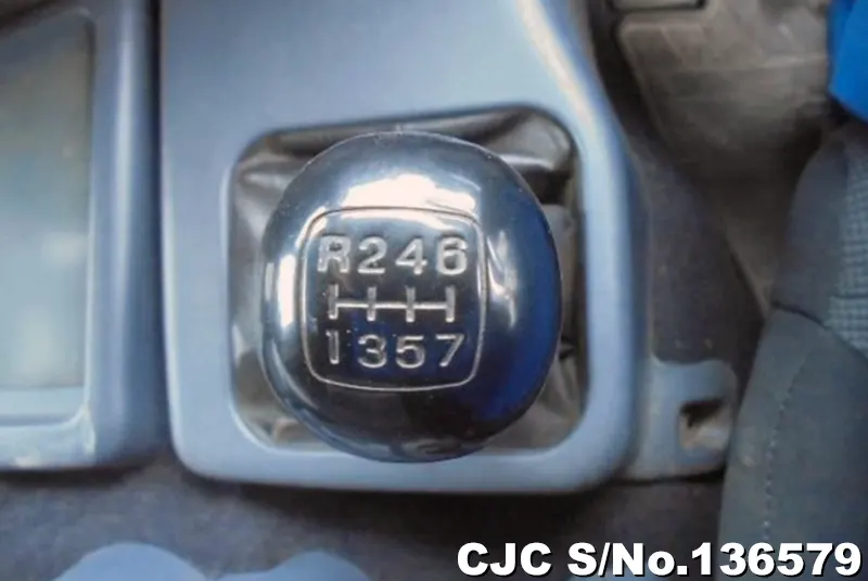 2005 Hino / Profia Stock No. 136579