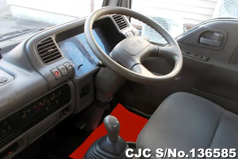 1993 Isuzu / Elf Stock No. 136585
