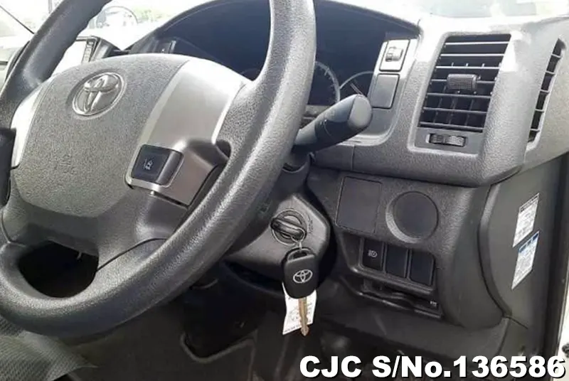 2018 Toyota / Hiace Stock No. 136586