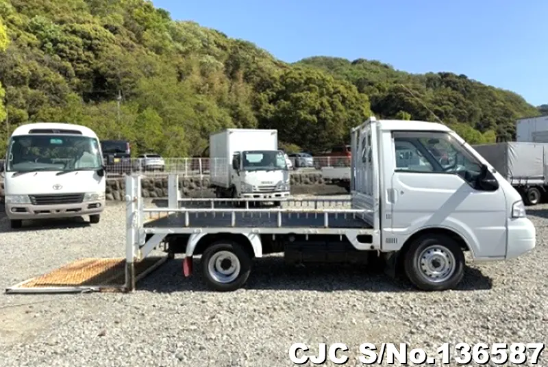 2001 Mazda / Bongo Stock No. 136587