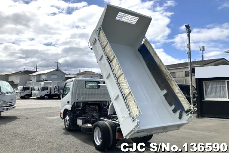 2014 Hino / Dutro Stock No. 136590