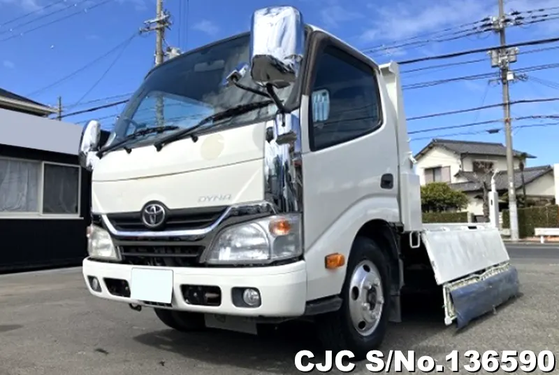 2014 Hino / Dutro Stock No. 136590