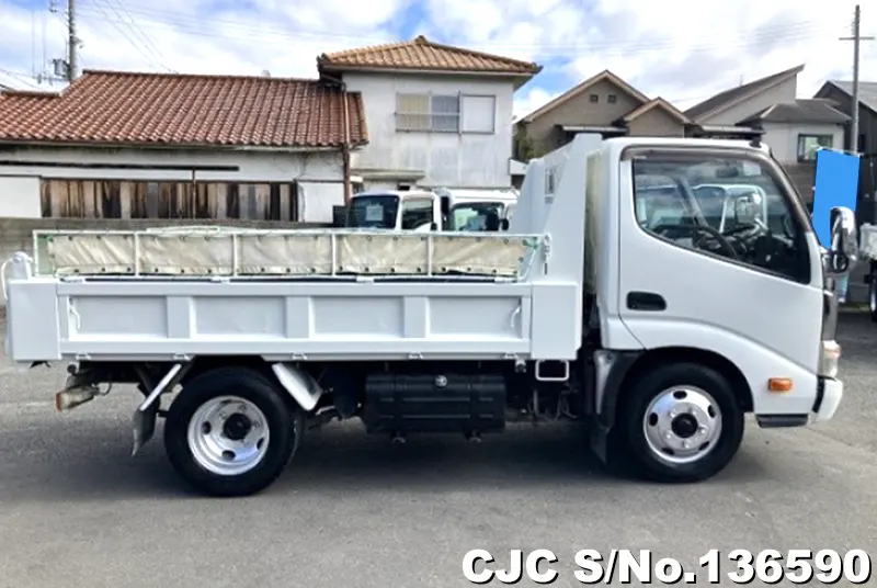 2014 Hino / Dutro Stock No. 136590