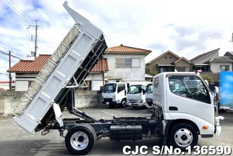 2014 Hino / Dutro Stock No. 136590