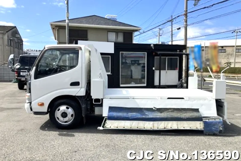 2014 Hino / Dutro Stock No. 136590