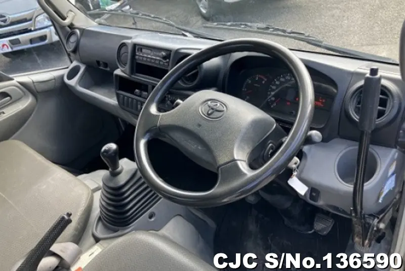 2014 Hino / Dutro Stock No. 136590