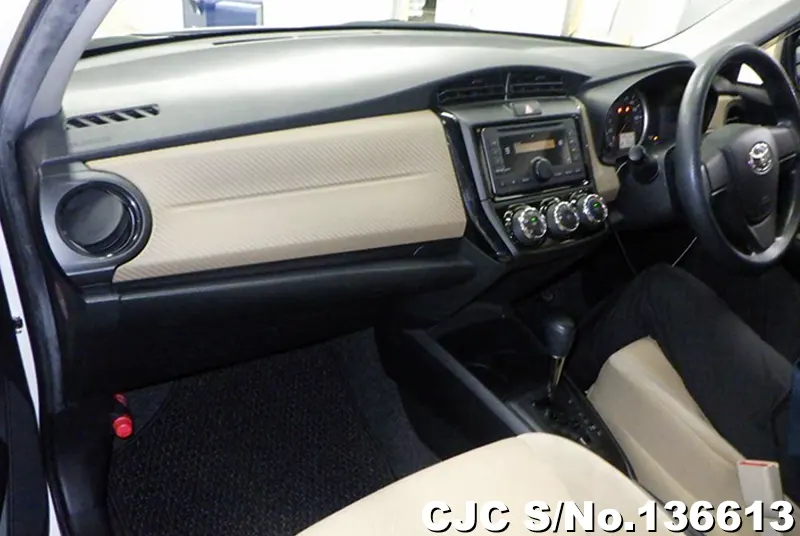 2013 Toyota / Corolla Axio Stock No. 136613