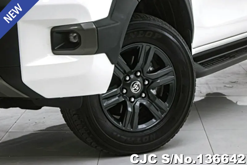 2023 Toyota / Hilux / Revo Stock No. 136642