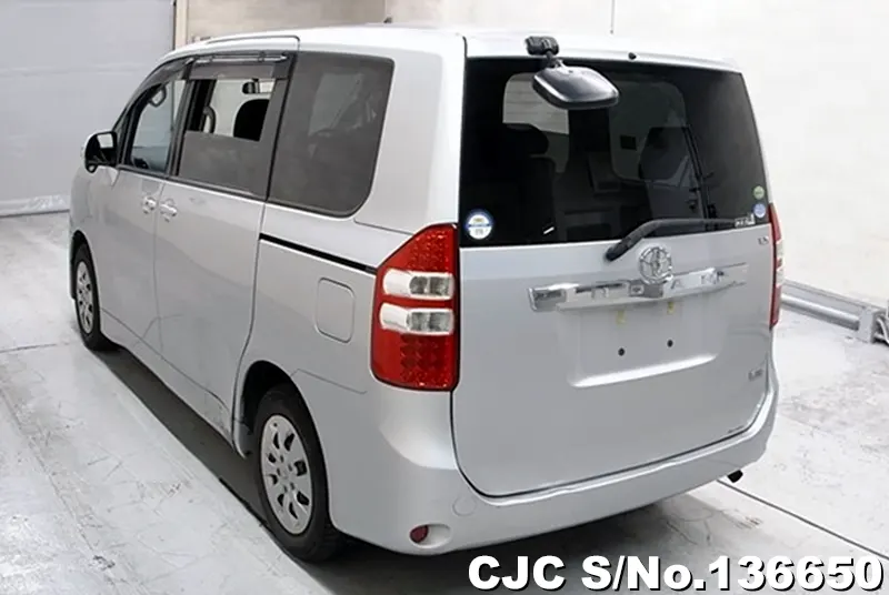 2013 Toyota / Noah Stock No. 136650