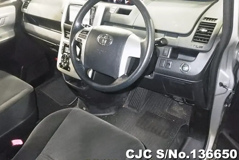2013 Toyota / Noah Stock No. 136650