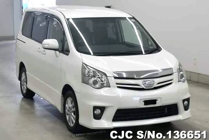 2013 Toyota / Noah Stock No. 136651