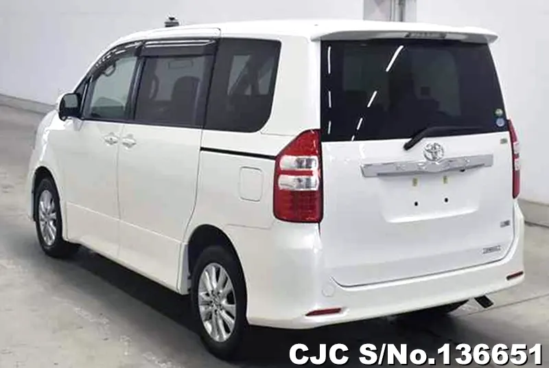 2013 Toyota / Noah Stock No. 136651