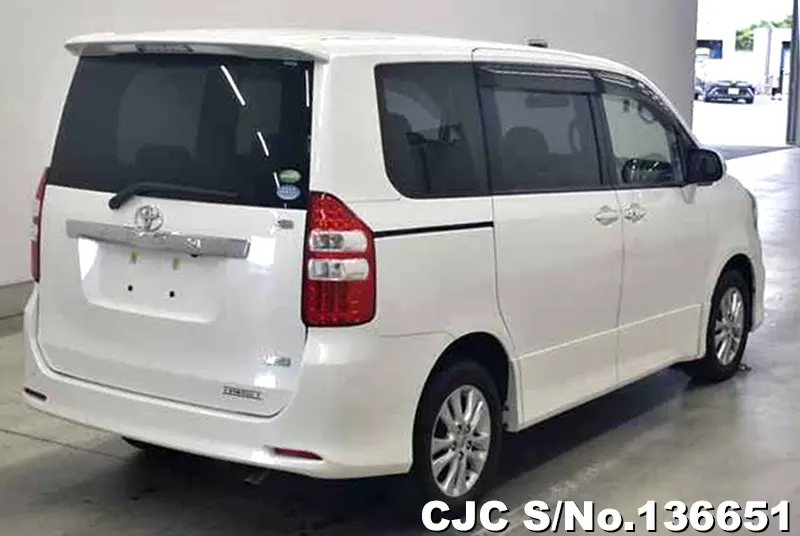 2013 Toyota / Noah Stock No. 136651
