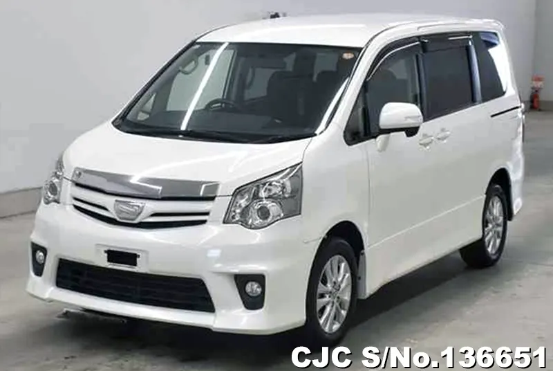 2013 Toyota / Noah Stock No. 136651